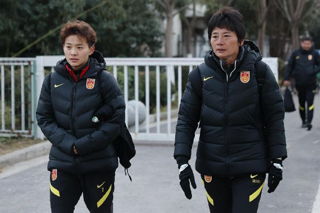 禁欲总裁被揉裆呻吟故事动漫