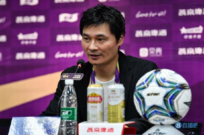 美女自解胸衣给人摸吻